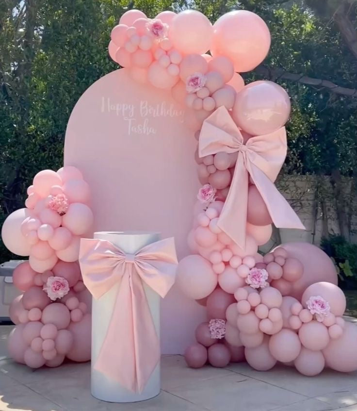 Elegant birthday backdrop for her with stylish design – YOLO Events

