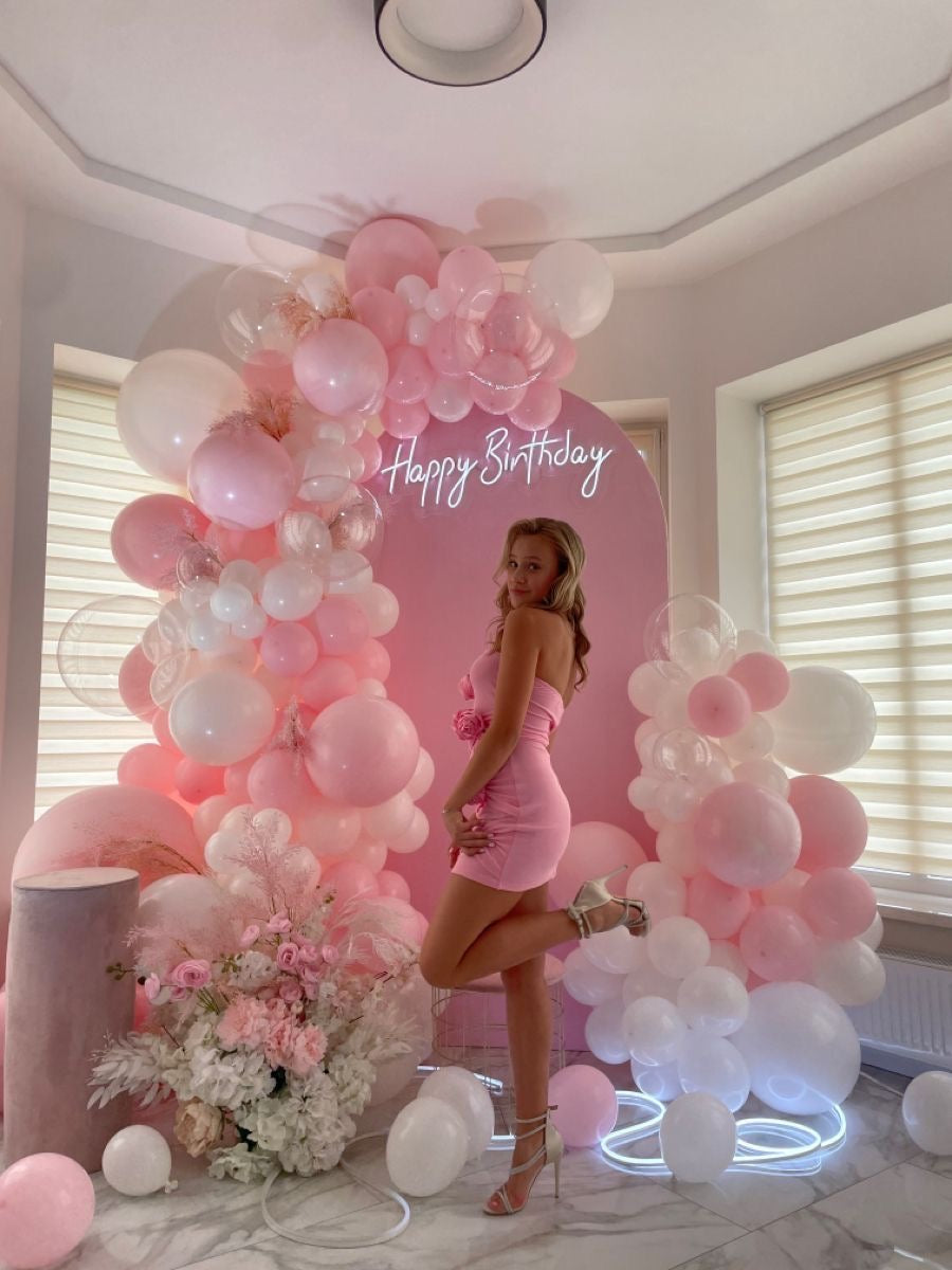 Elegant birthday backdrop for her with stylish design – YOLO Events

